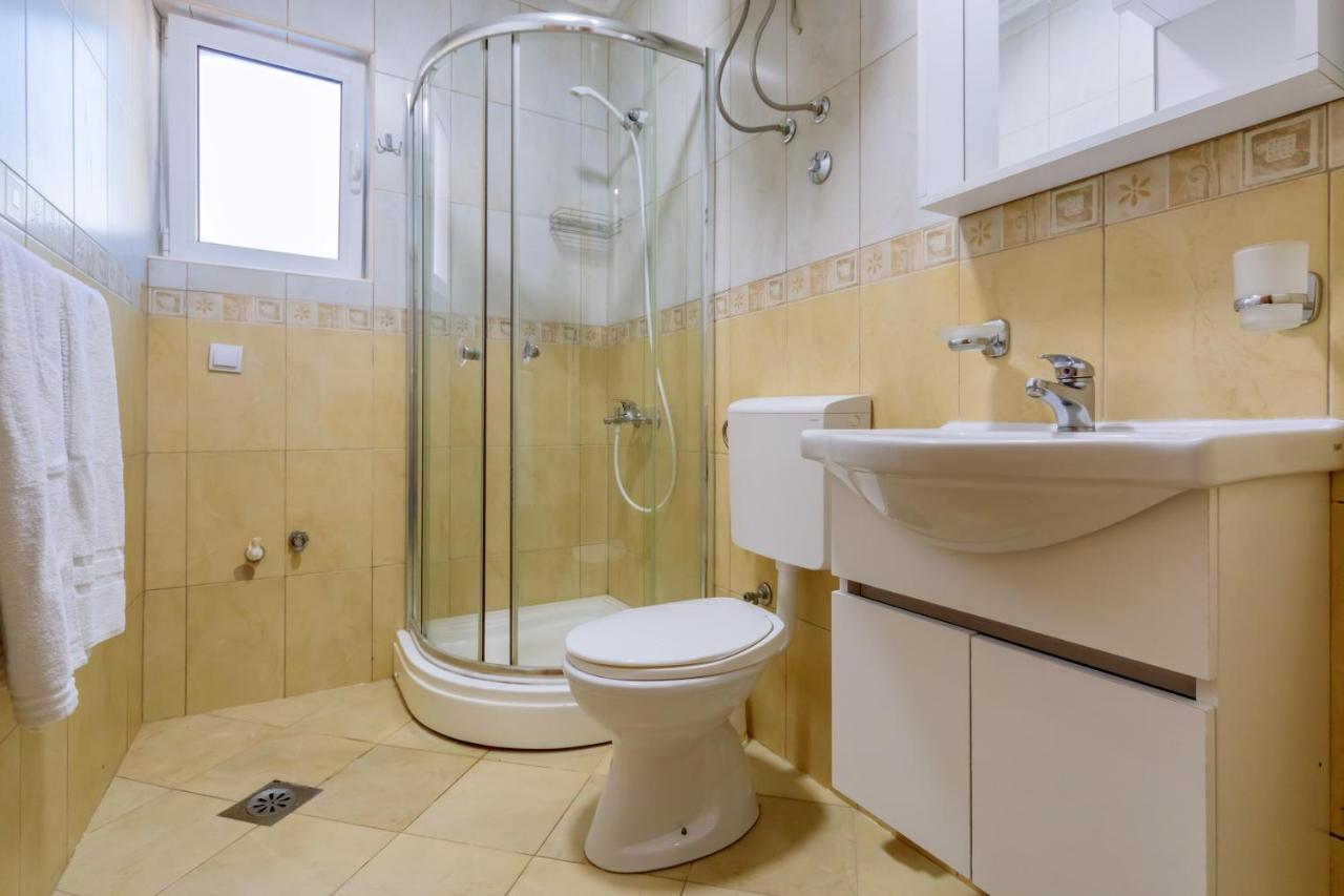 Ani Apartmani Добра вода Екстериор снимка