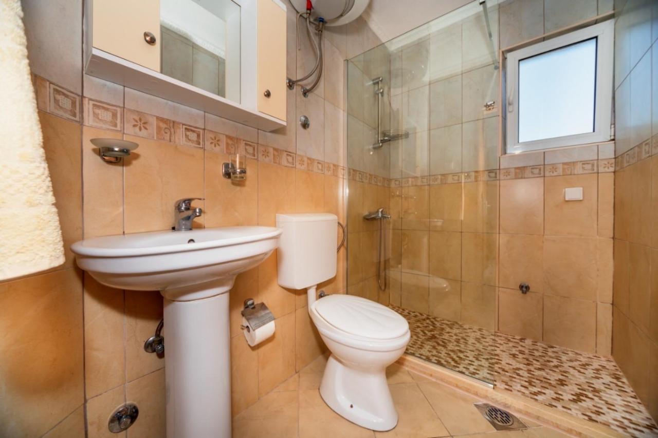 Ani Apartmani Добра вода Екстериор снимка