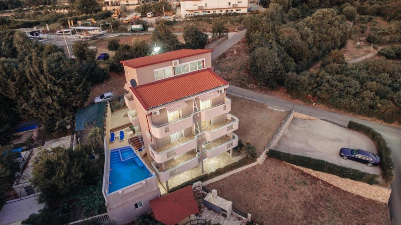 Ani Apartmani Добра вода Екстериор снимка