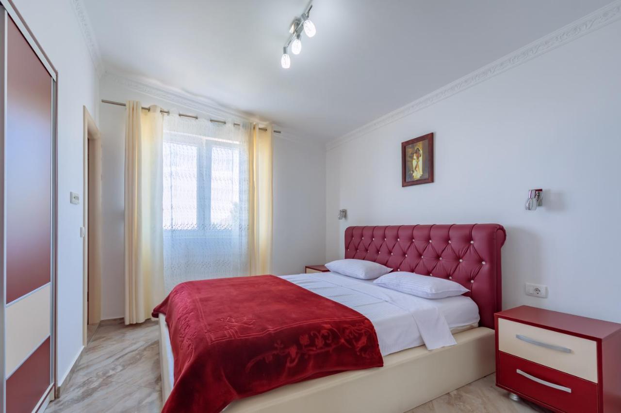 Ani Apartmani Добра вода Екстериор снимка